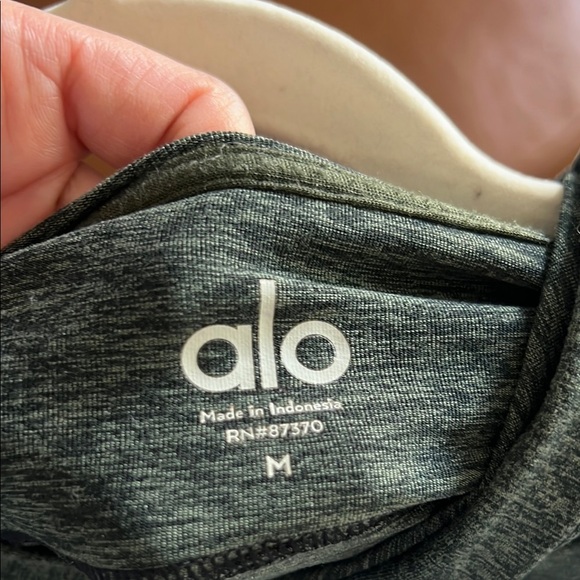 Alo Yoga Men's Green Hoodie - Picture 2 of 7